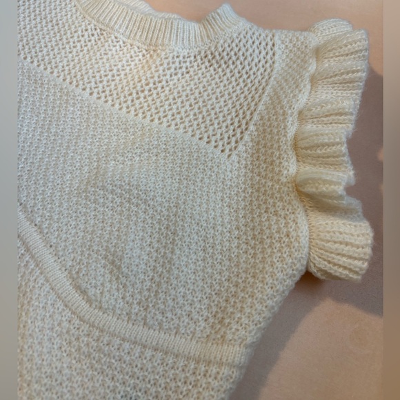 RUFFLE SLEEVE CROPPED TOP SOFT KNIT SZ LARGE - Picture 3 of 6